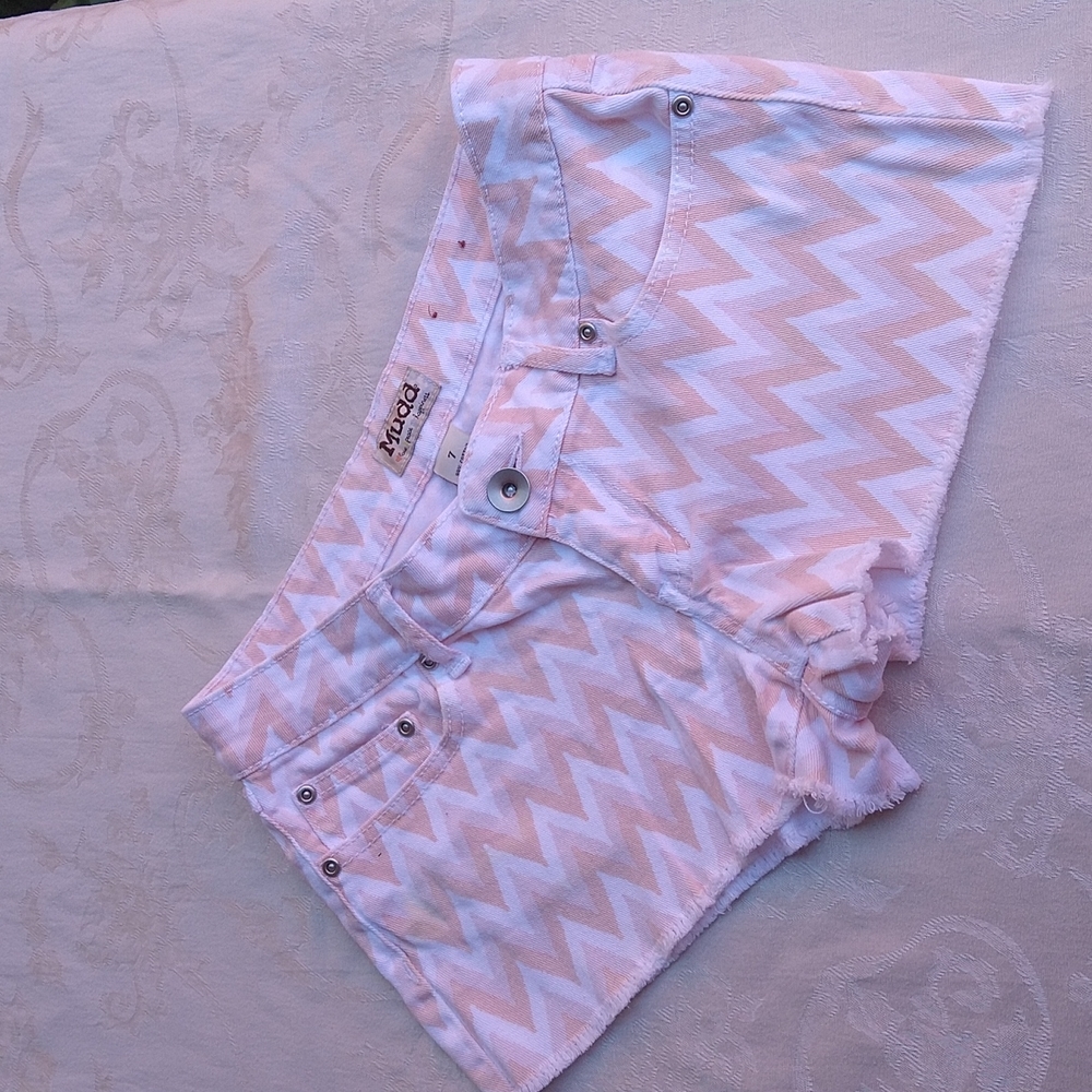 Size 7: MUDD SHORTS